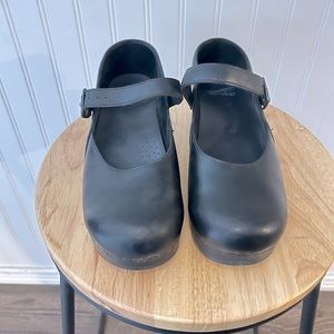 *BRAND NEW* Dansko Women's MaryJane - Black shoes without box